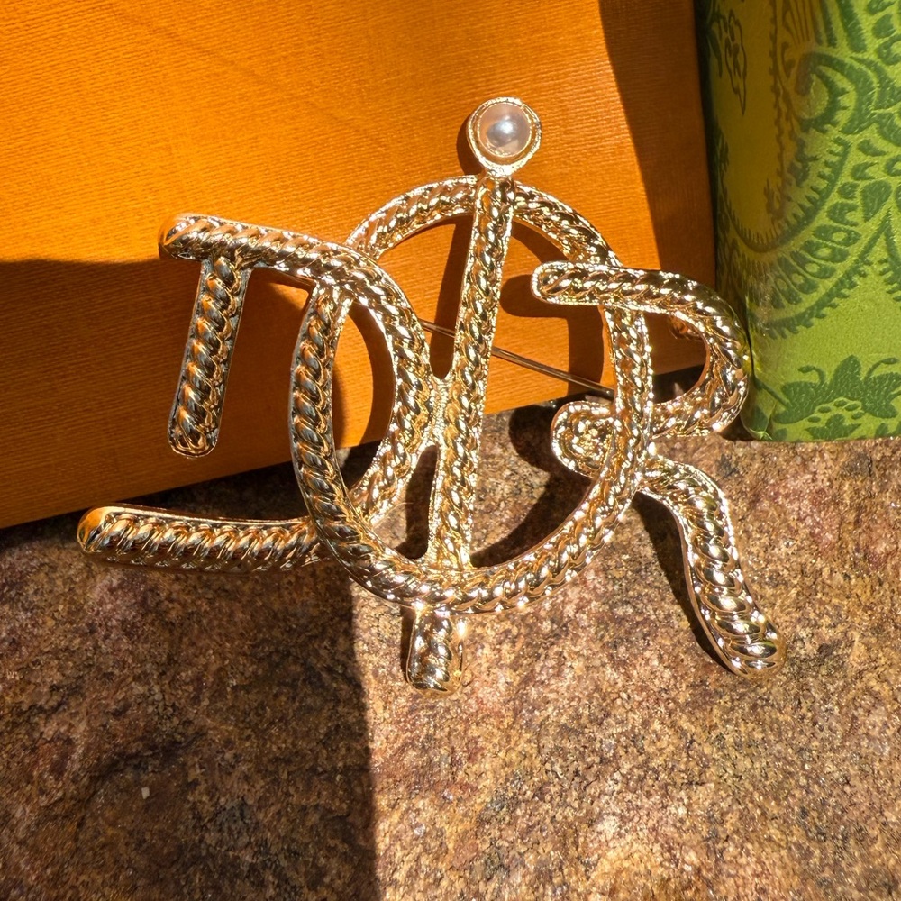 Genuine DIOR gold tone pearl shirt sweater Pin luxury western rope necklace